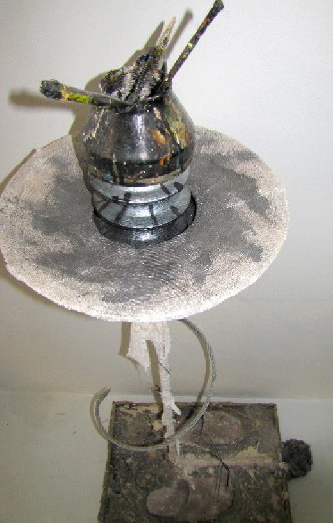 Bild Konzeptloser Ständer mit Beuyslatschen